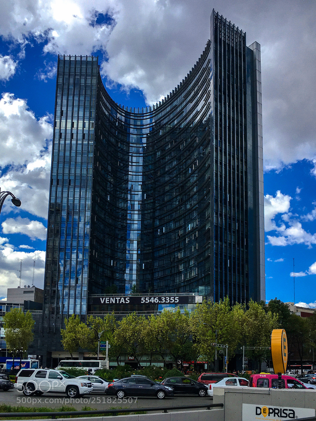 Apple iPhone SE sample photo. Edificio en reforma photography