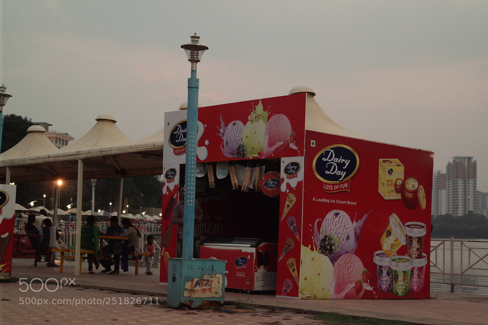 Samsung NX2000 sample photo. Sunset and night photography