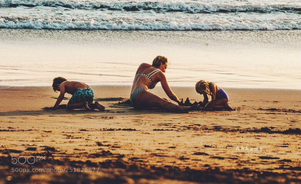 Nikon D300 sample photo. Playing sand  photography
