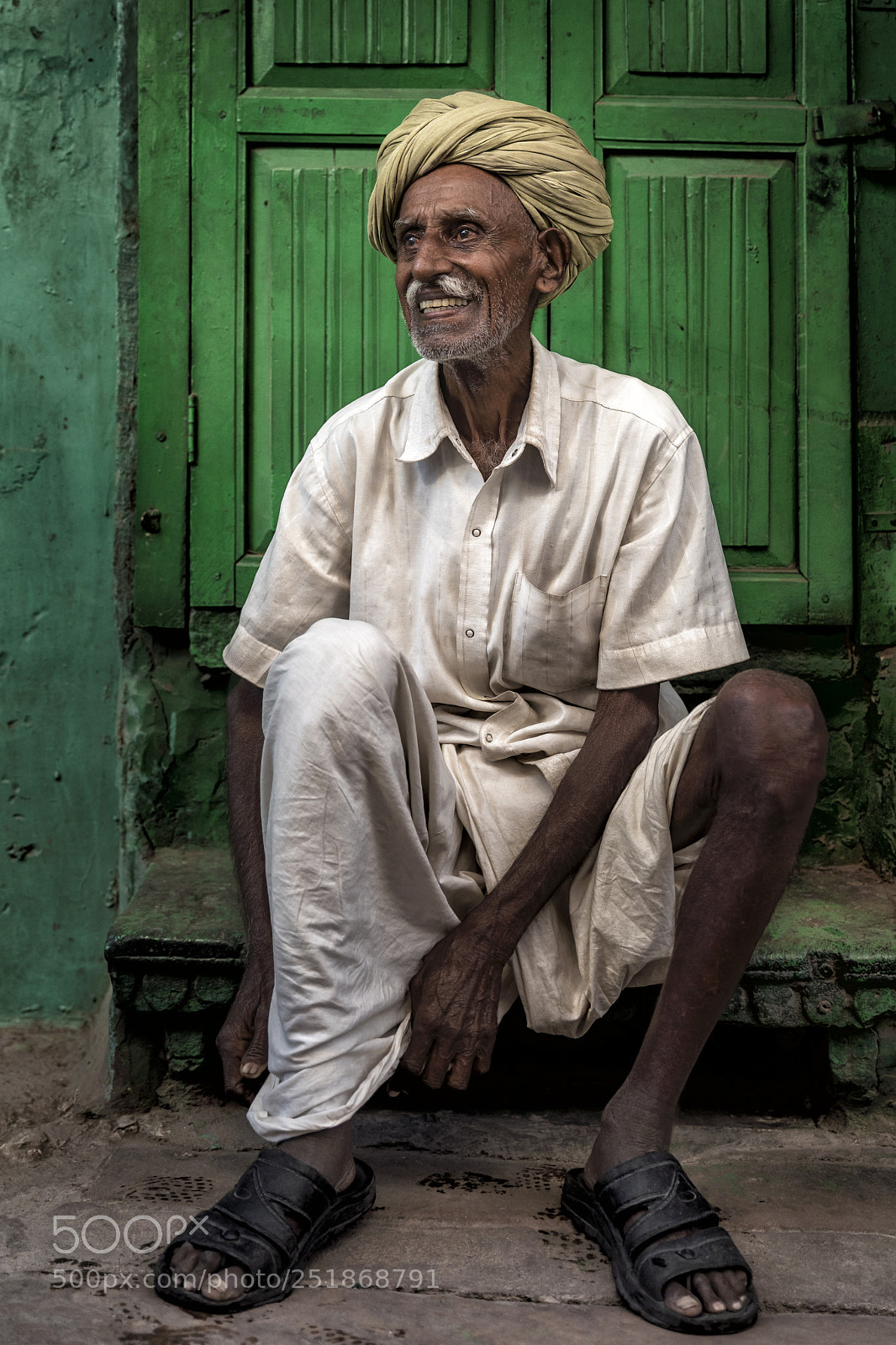 Canon EOS 5D Mark IV sample photo. Door step photography