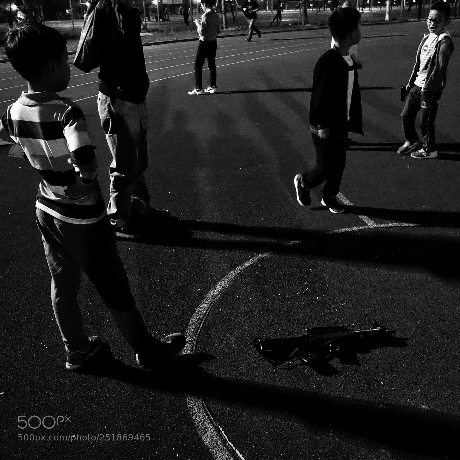 Sony Cyber-shot DSC-RX100 sample photo. Whos gun photography