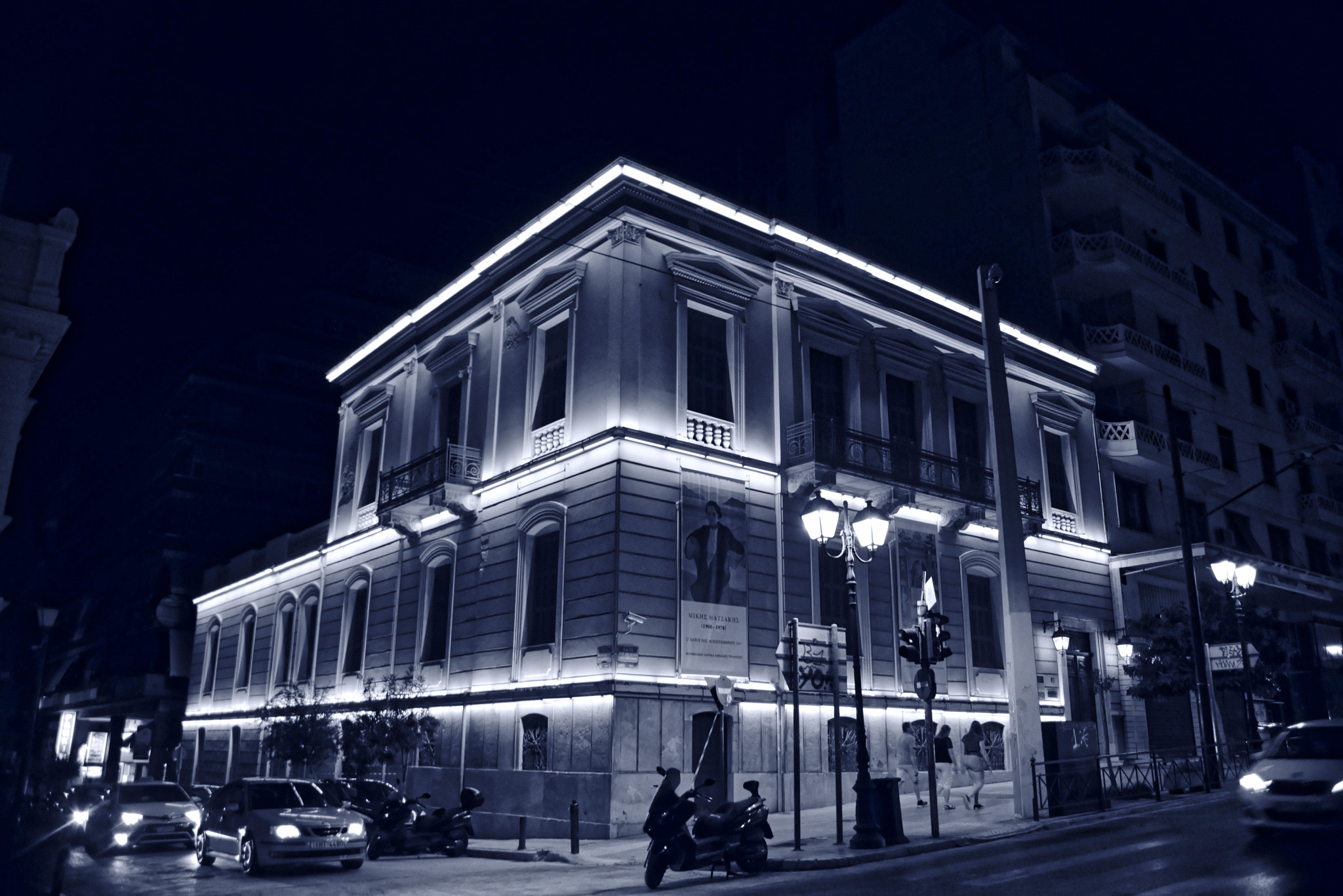 AF Zoom-Nikkor 28-105mm f/3.5-4.5D IF sample photo. Night photoshooting in the streets of athens photography