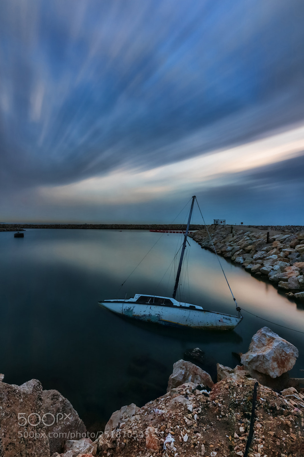 Canon EOS 5D Mark IV sample photo. Abandoned boat photography