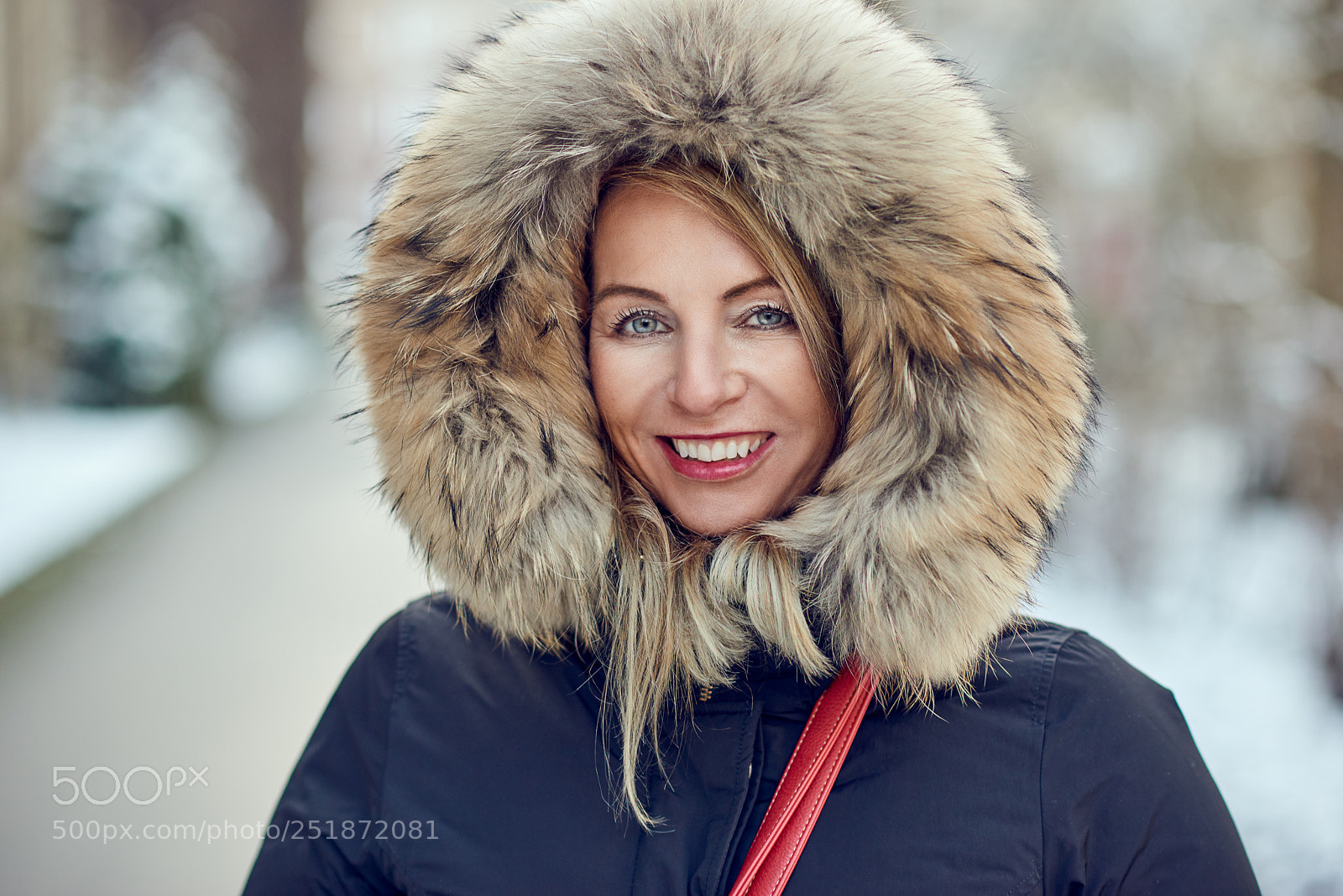 Nikon D800 sample photo. Portrait of smiling woman photography