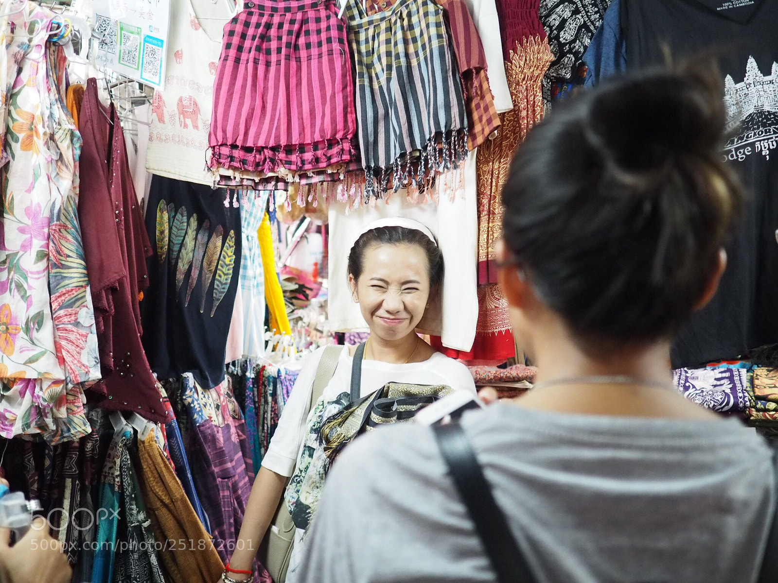 Olympus OM-D E-M5 II sample photo. Happy shopping at night photography