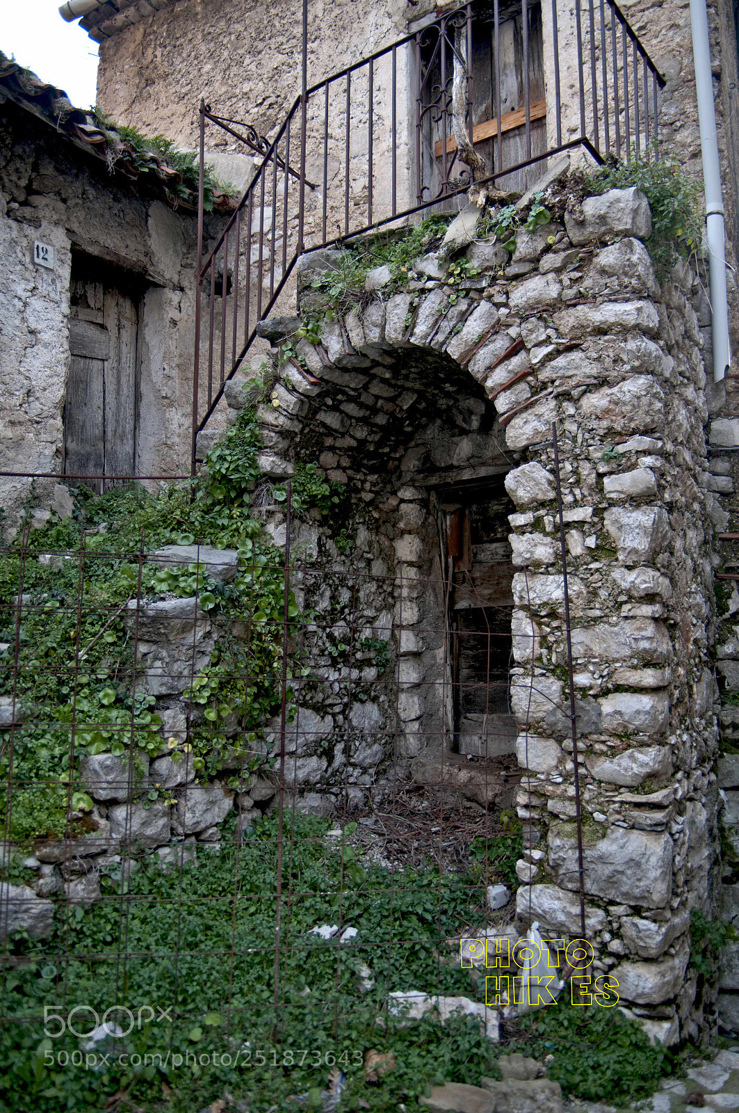 Nikon D300 sample photo. Abandoned house photography