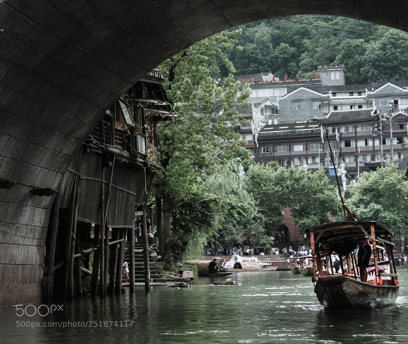 Canon EOS 500D (EOS Rebel T1i / EOS Kiss X3) sample photo. Fenghuang river photography