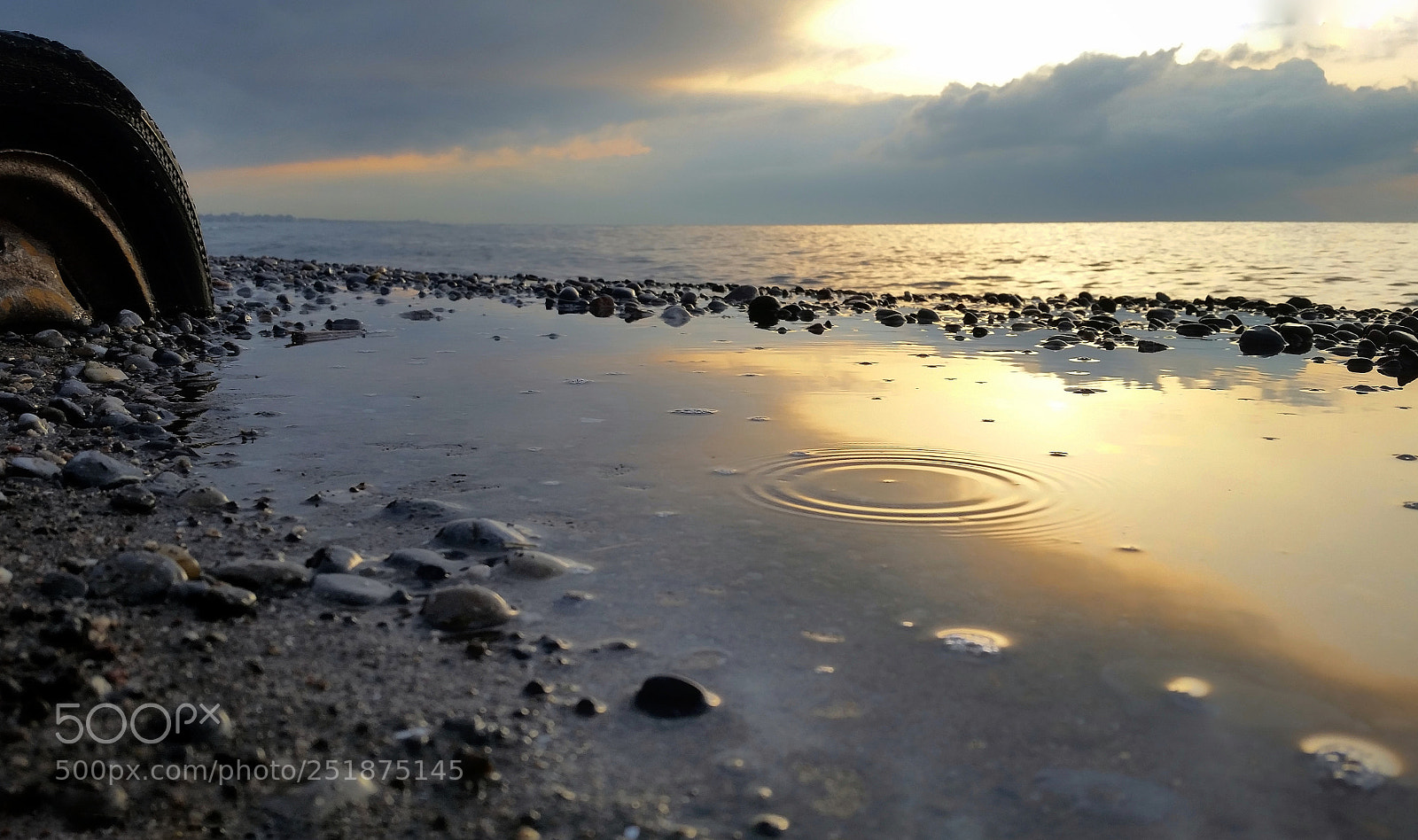 Samsung Galaxy S5 sample photo. Scarborough puddle photography