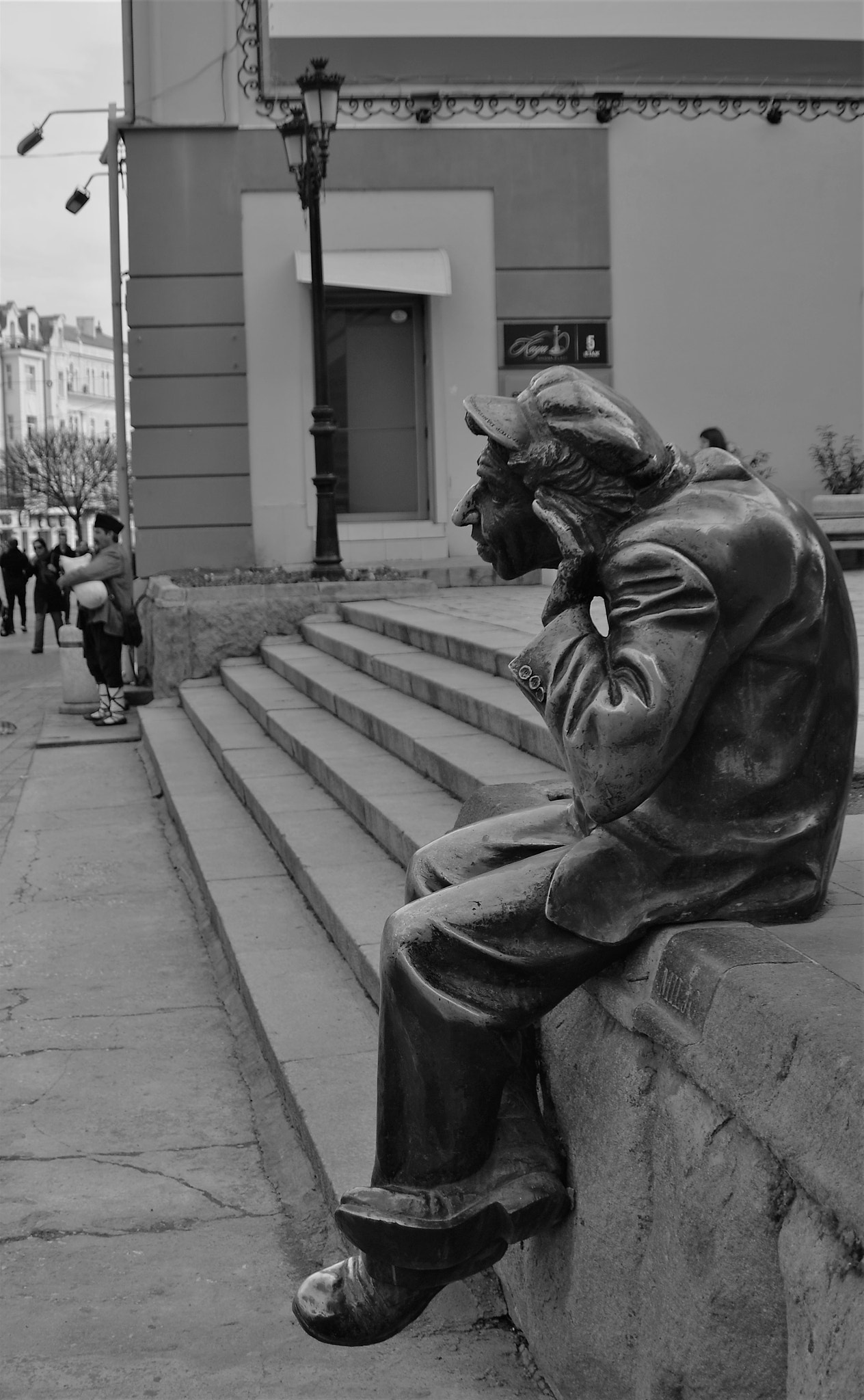 Nikon D3100 sample photo. What is he playing at? photography