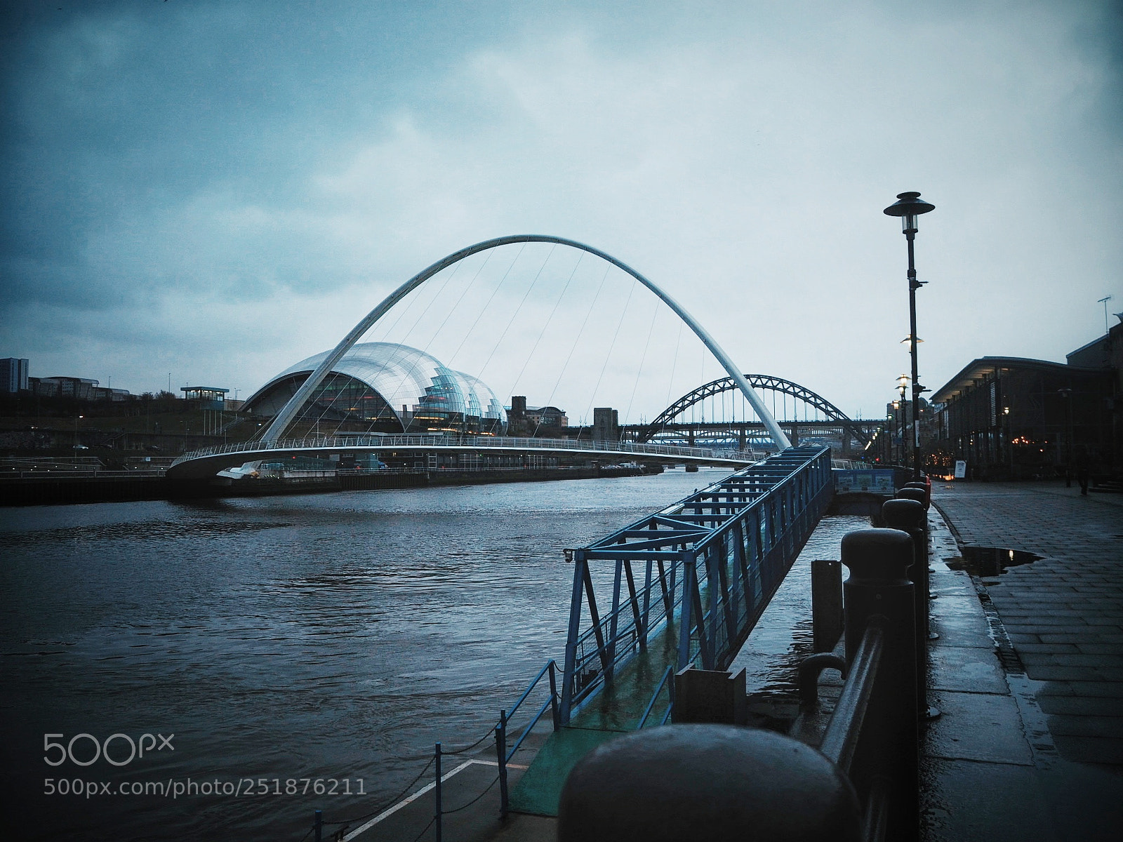 Olympus OM-D E-M10 II sample photo. Newcastle quayside photography