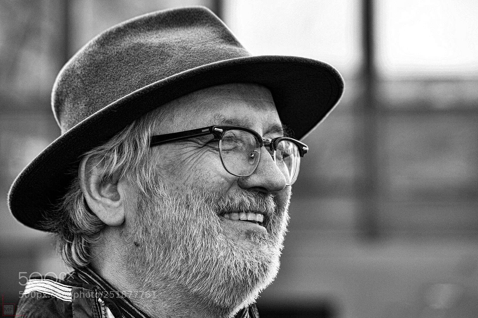 Canon EOS 5D Mark II sample photo. Offline in town | george photography