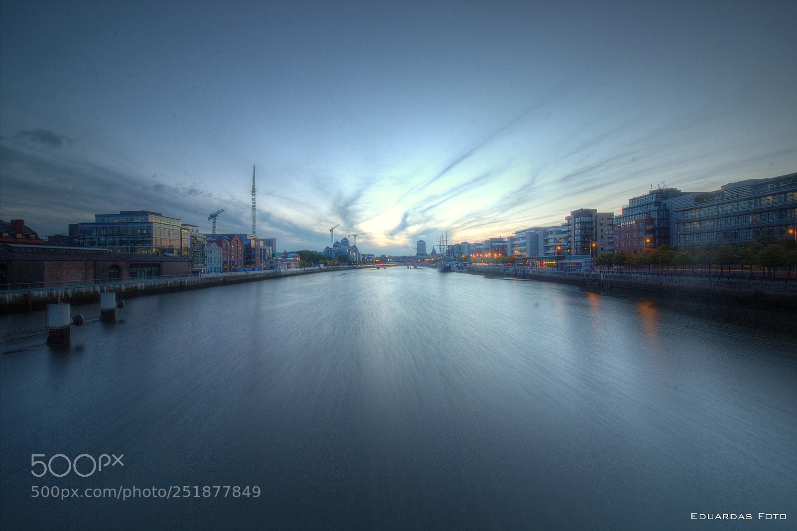 Canon EOS 600D (Rebel EOS T3i / EOS Kiss X5) sample photo. River liffey dublin ireland photography
