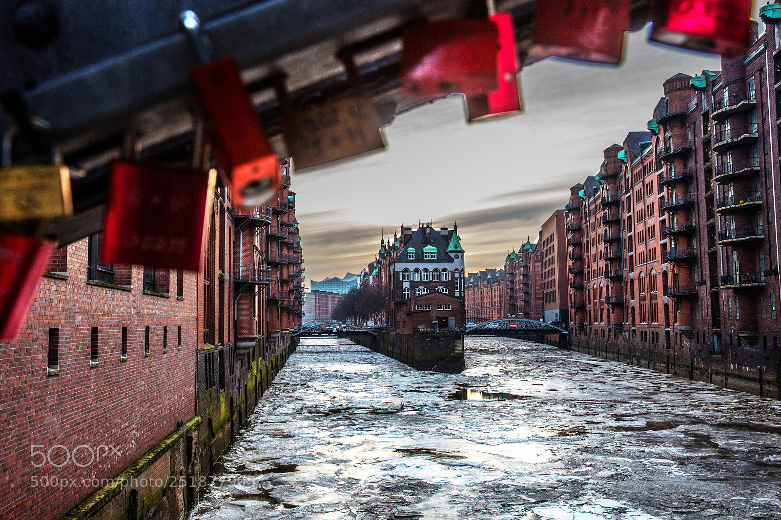 Canon EOS 5DS R sample photo. Hamburg eis photography