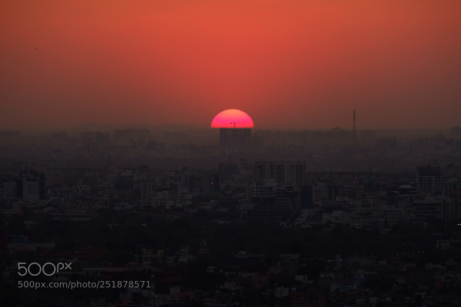 Fujifilm X-T2 sample photo. Sunset with a crane photography