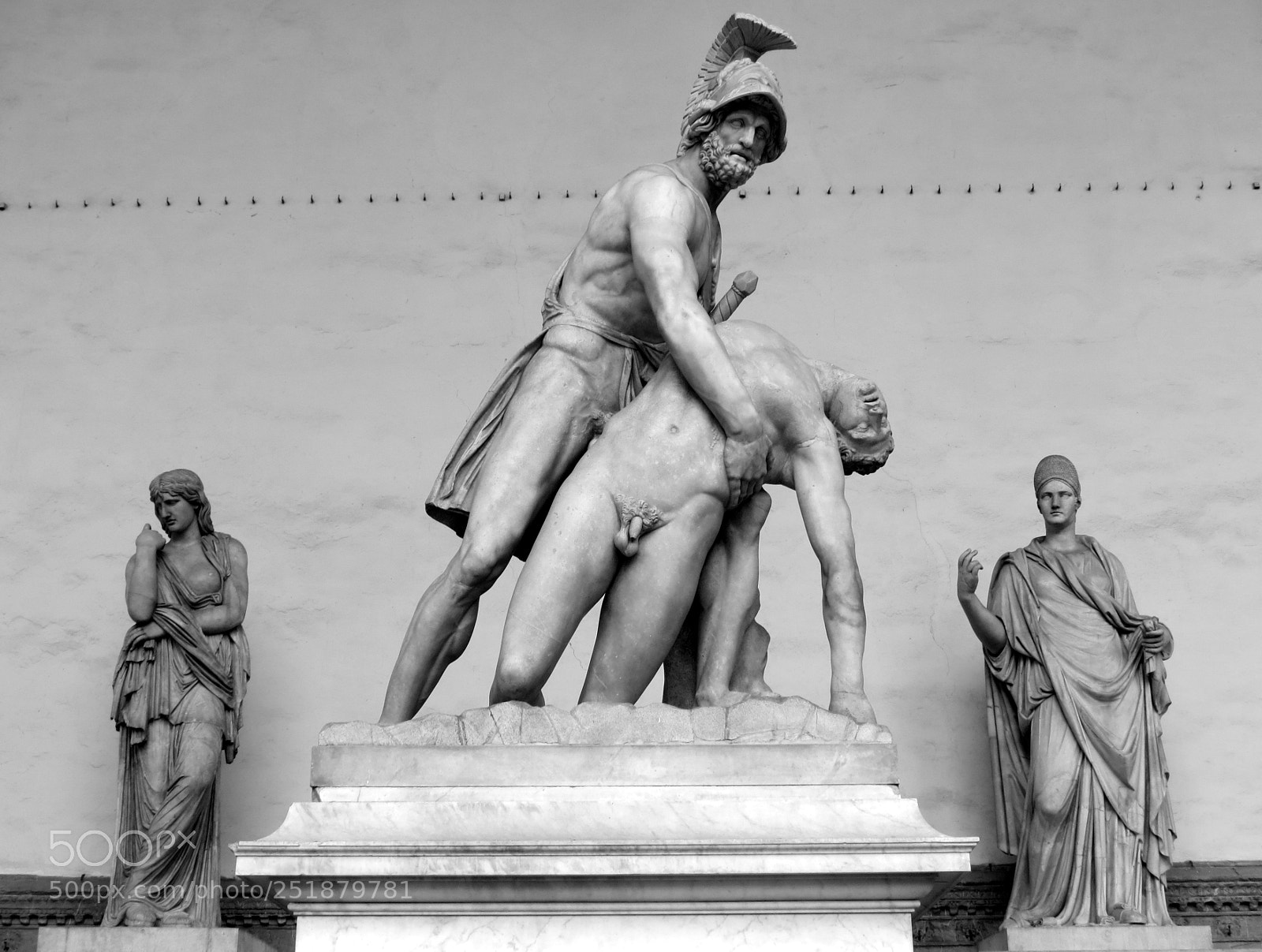 Canon PowerShot SX40 HS sample photo. Menelaus supporting the body photography