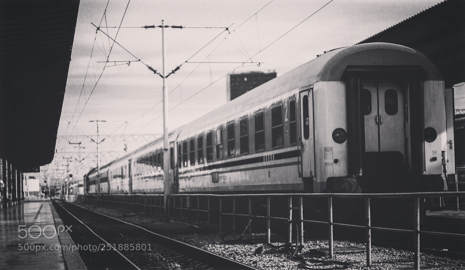 Canon EOS 1300D (EOS Rebel T6 / EOS Kiss X80) sample photo. Old train photography