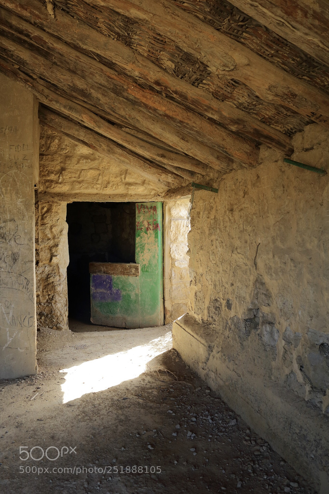 Canon EOS 750D (EOS Rebel T6i / EOS Kiss X8i) sample photo. Abandoned photography
