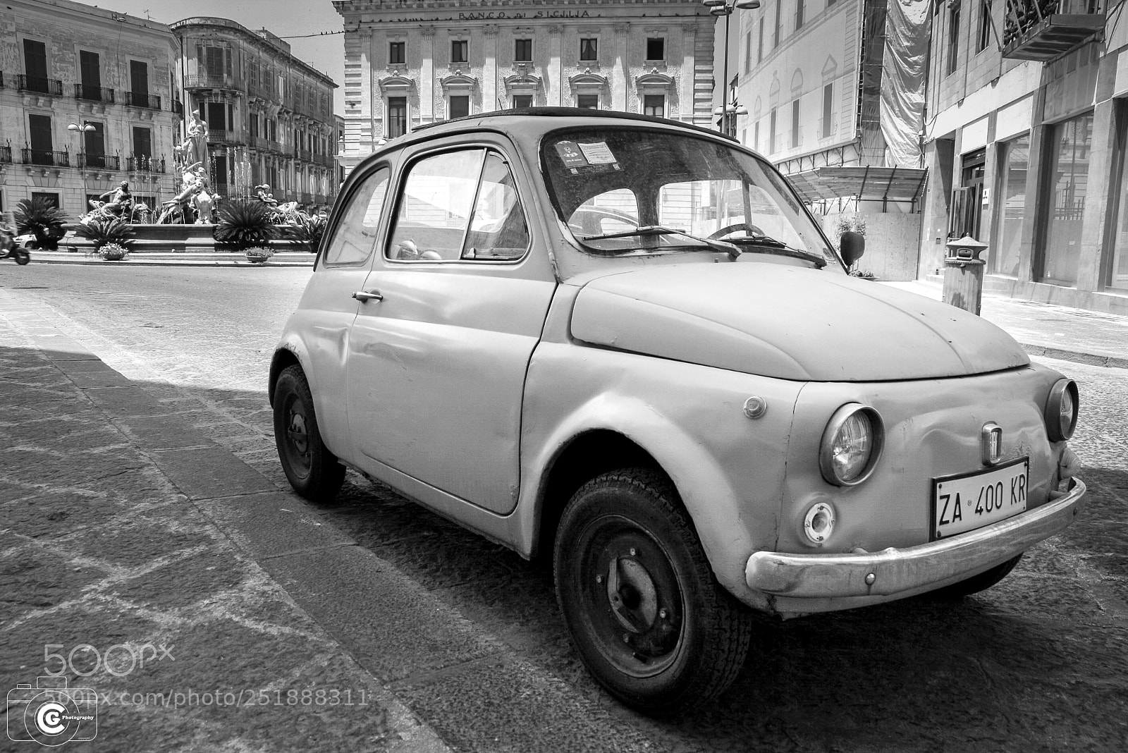 Canon EOS 400D (EOS Digital Rebel XTi / EOS Kiss Digital X) sample photo. The fiat 500 (réf. 1006171340) photography