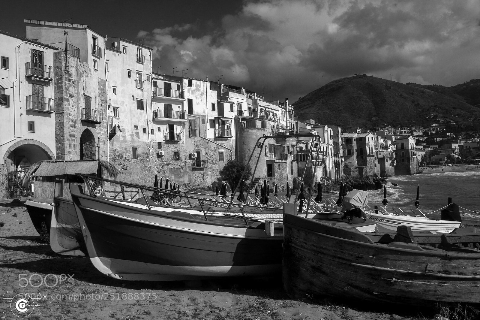 Canon EOS 400D (EOS Digital Rebel XTi / EOS Kiss Digital X) sample photo. Beach of cefalu r photography