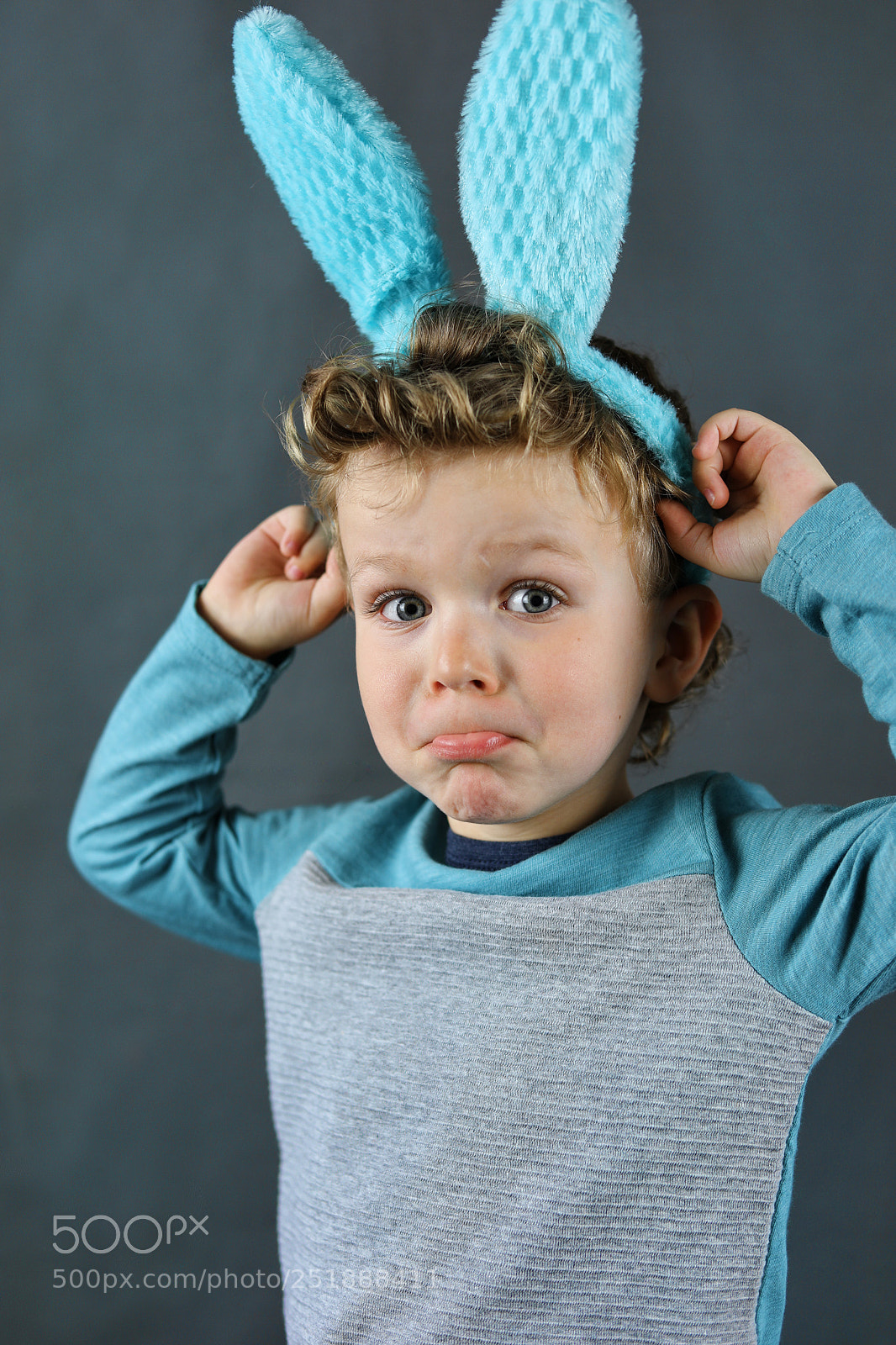 Canon EOS 5D Mark IV sample photo. Cute easter bunny photography