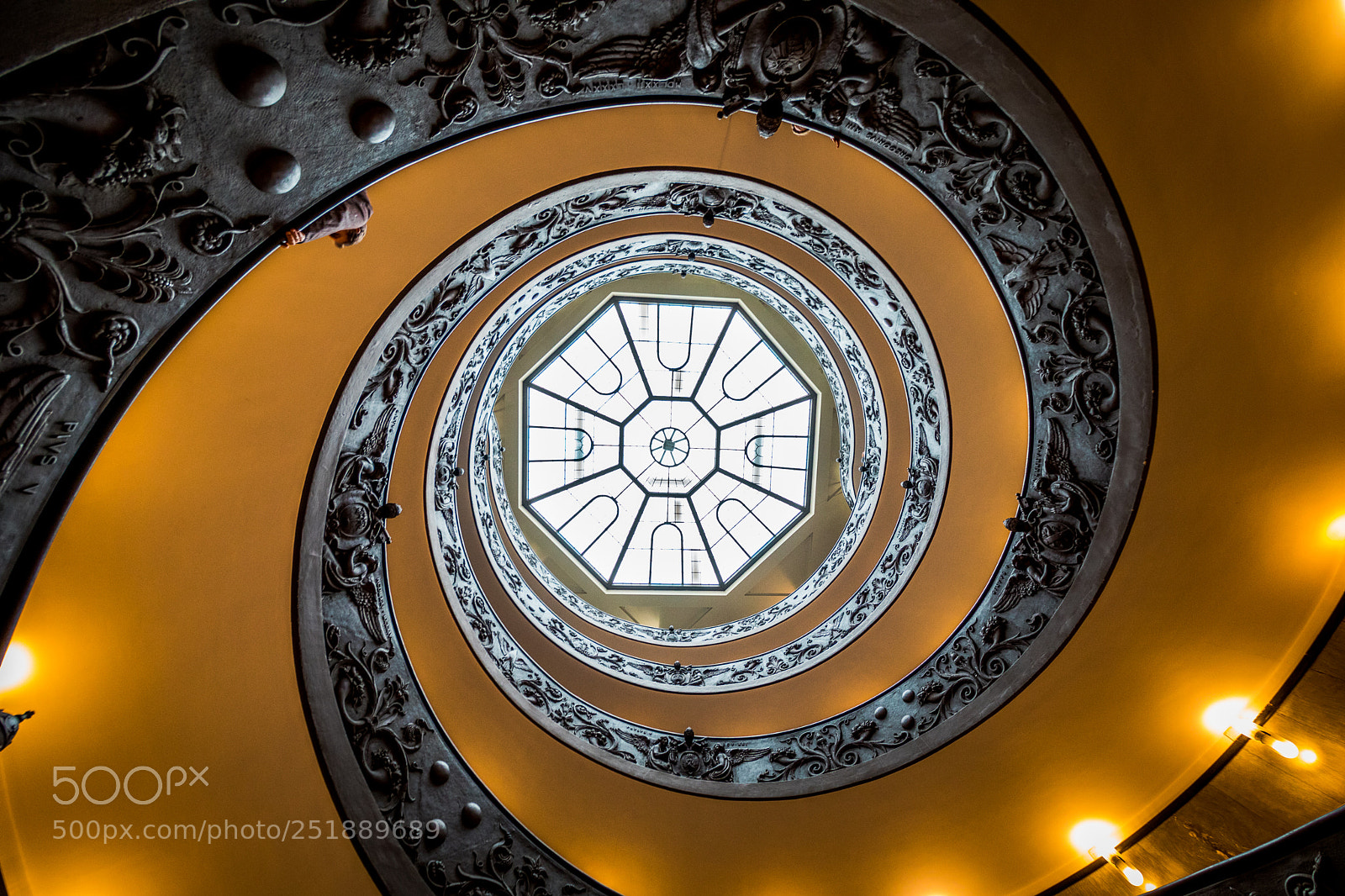 Canon EOS 5D Mark IV sample photo. Bramante staircase 2 photography