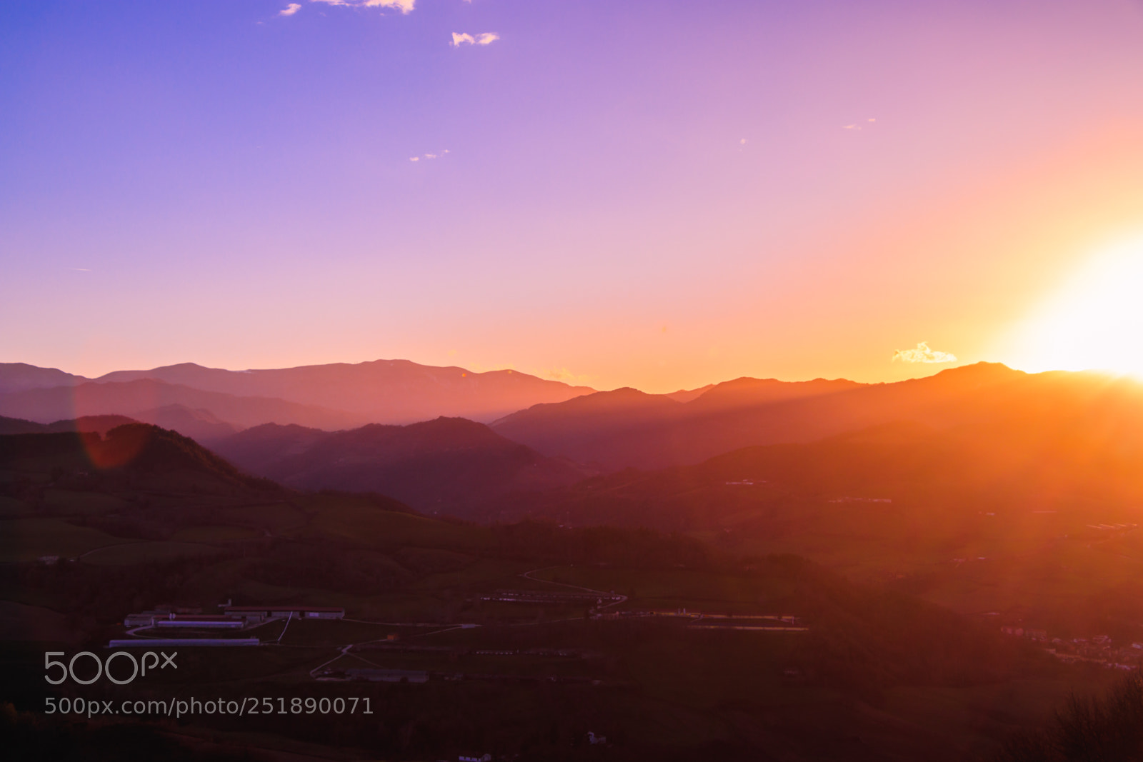Canon EOS 200D (EOS Rebel SL2 / EOS Kiss X9) sample photo. Sunset over the mountains photography