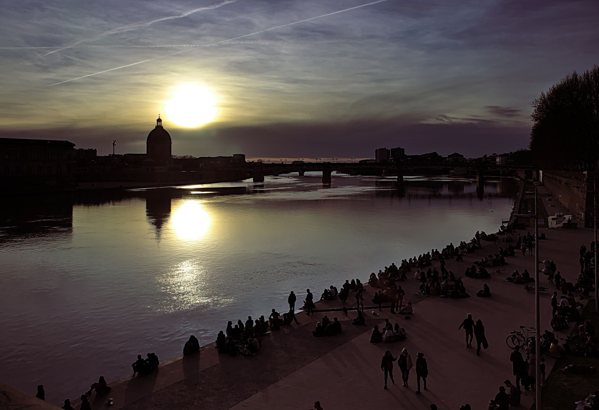 Canon EF-S 18-55mm F3.5-5.6 II sample photo. Sunset on the garonne photography