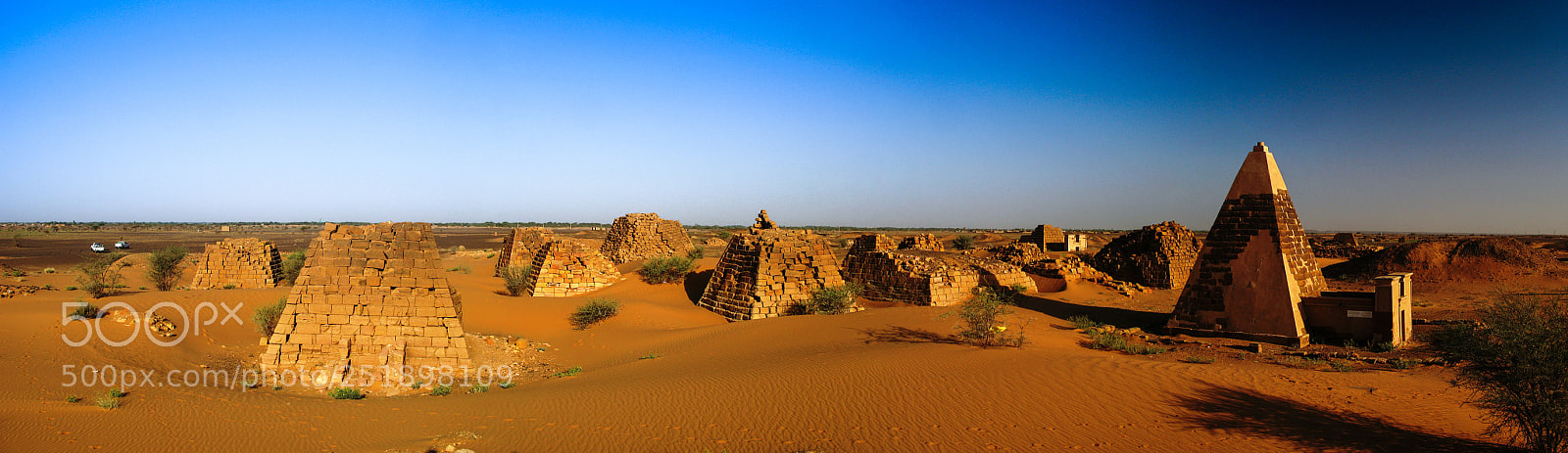 Canon POWERSHOT G9 sample photo. Panorama of meroe pyramids photography