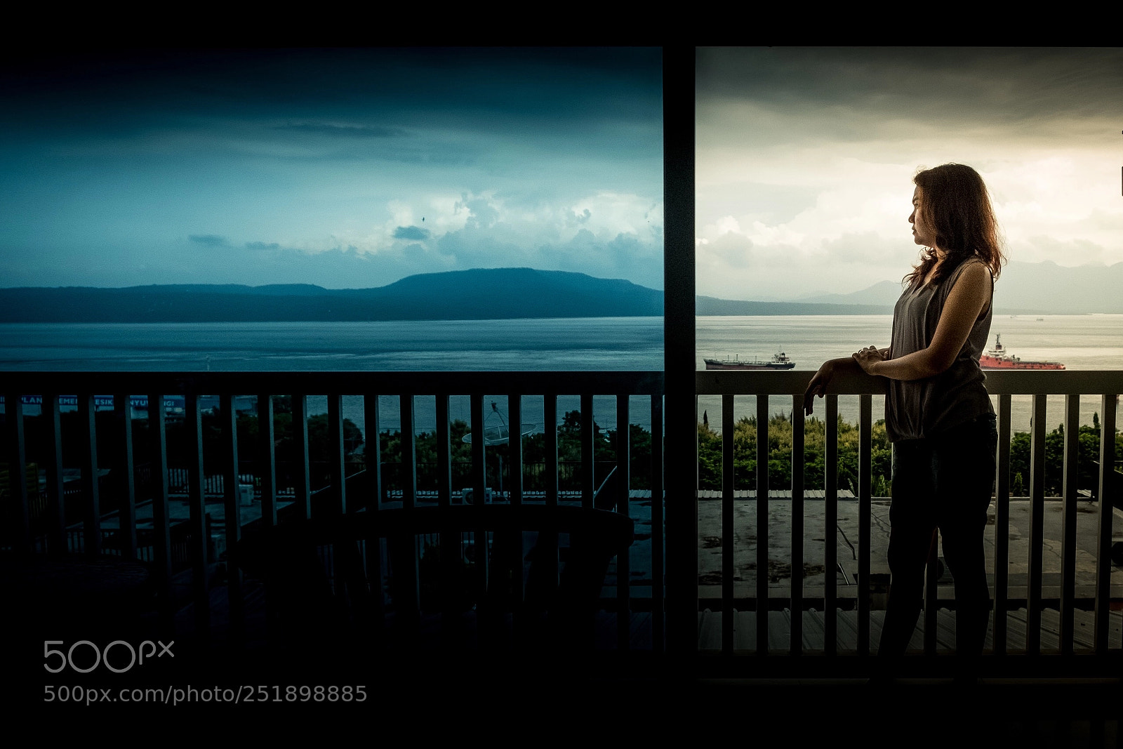 Fujifilm X-T2 sample photo. Blue and yellow photography