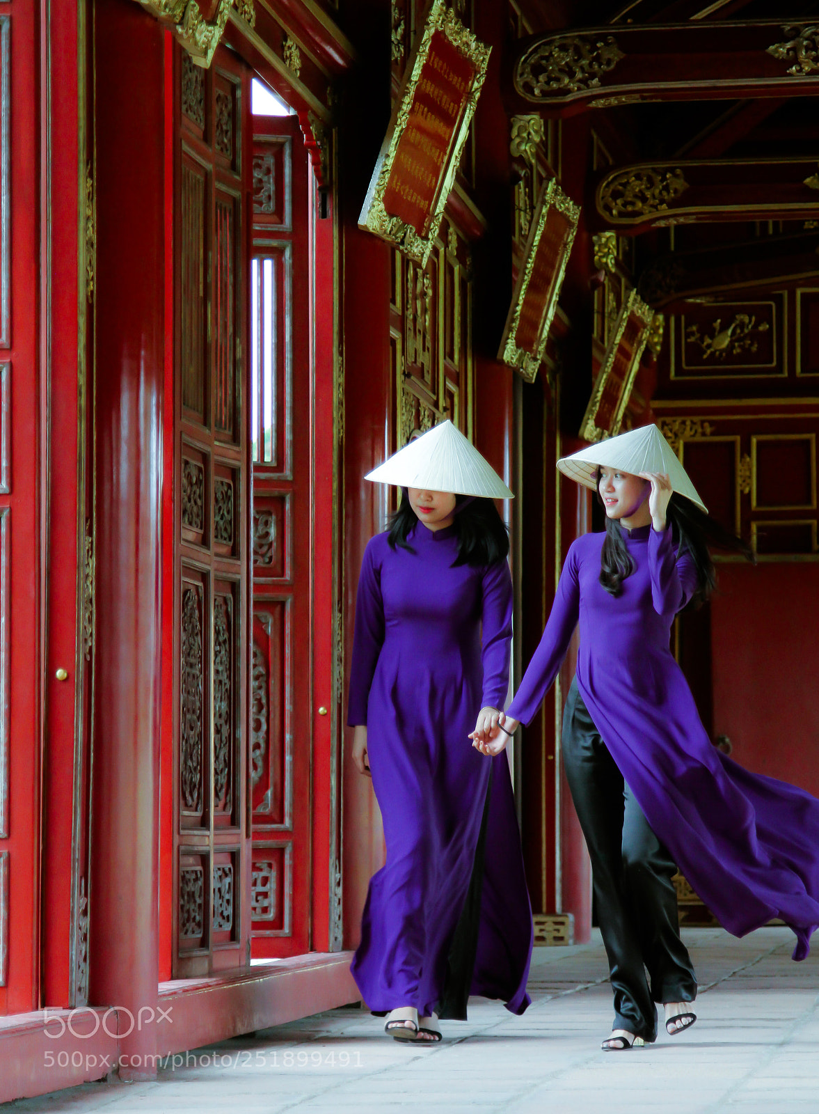Canon EOS 7D sample photo. Vietnamese girls on traditional photography