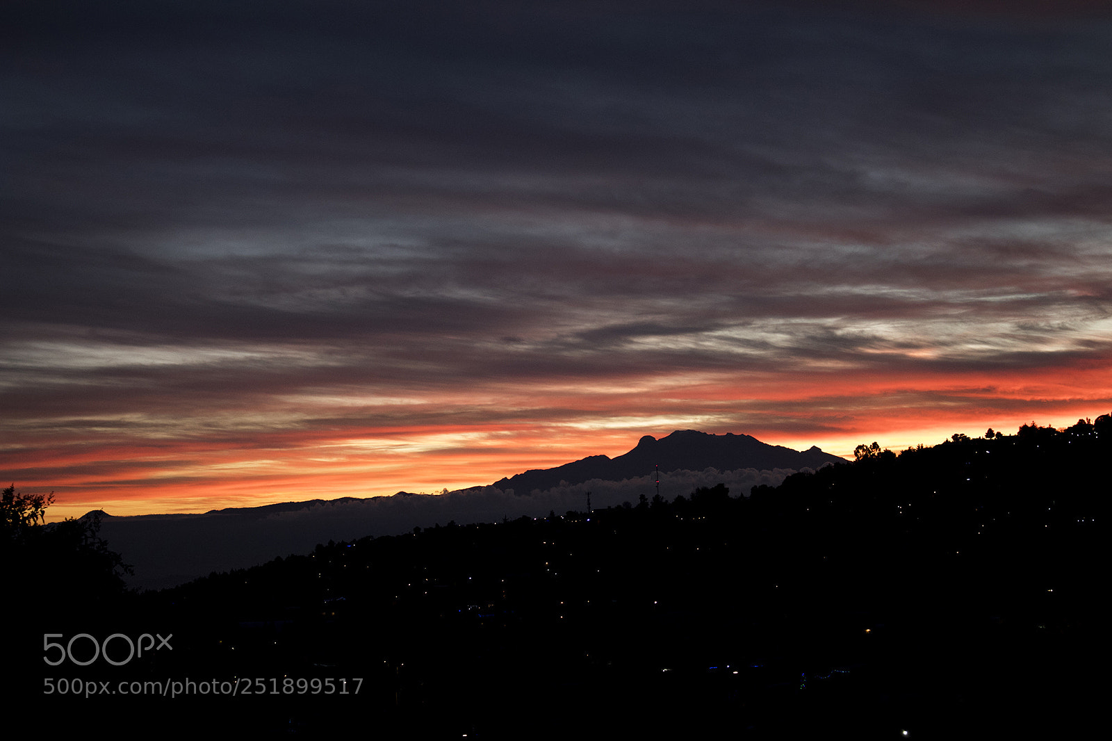Canon EOS 1300D (EOS Rebel T6 / EOS Kiss X80) sample photo. Mujer dormida sunrise ii photography