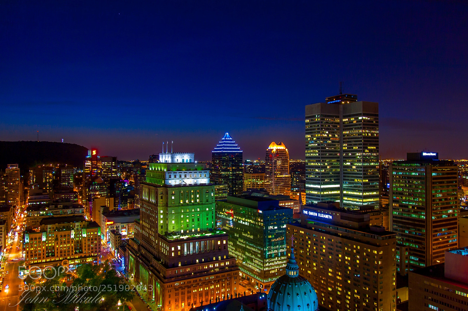 Canon EOS 5D sample photo. Heart of the city photography