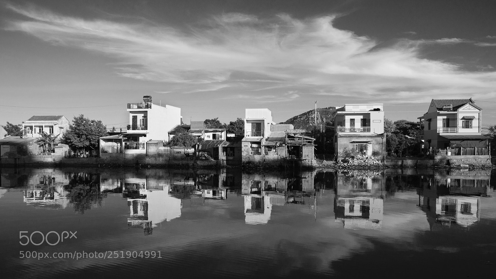 Canon EOS 70D sample photo. House reflection in daylight photography