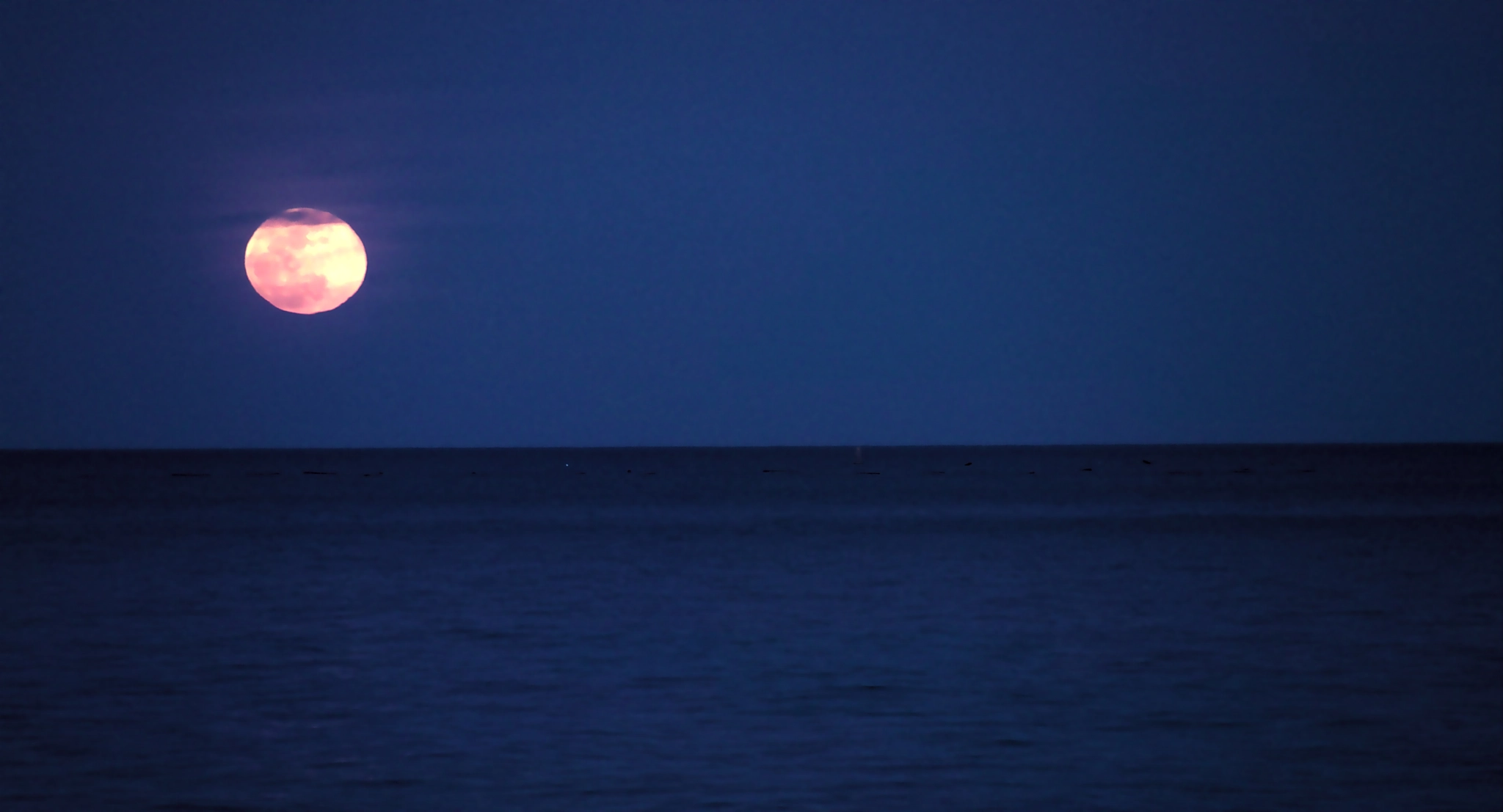 Olympus STYLUS1,1s sample photo. Big moon photography
