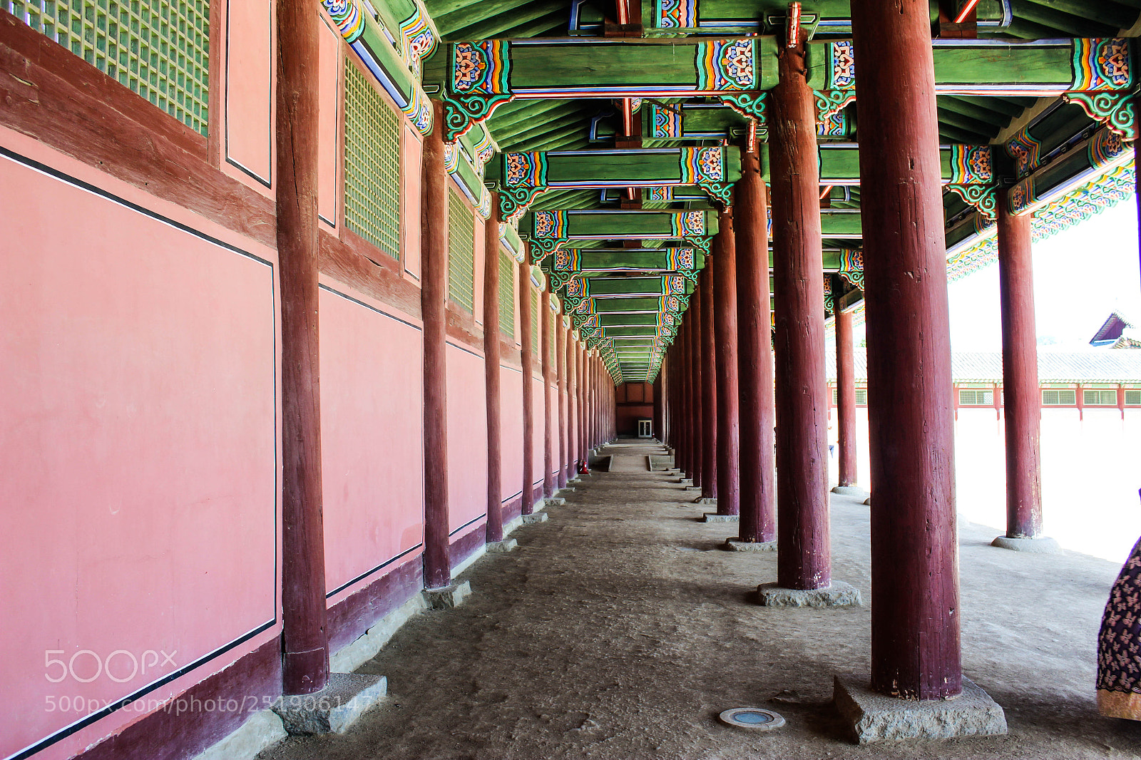 Canon EOS 600D (Rebel EOS T3i / EOS Kiss X5) sample photo. Gyeongbokgung palace columns photography