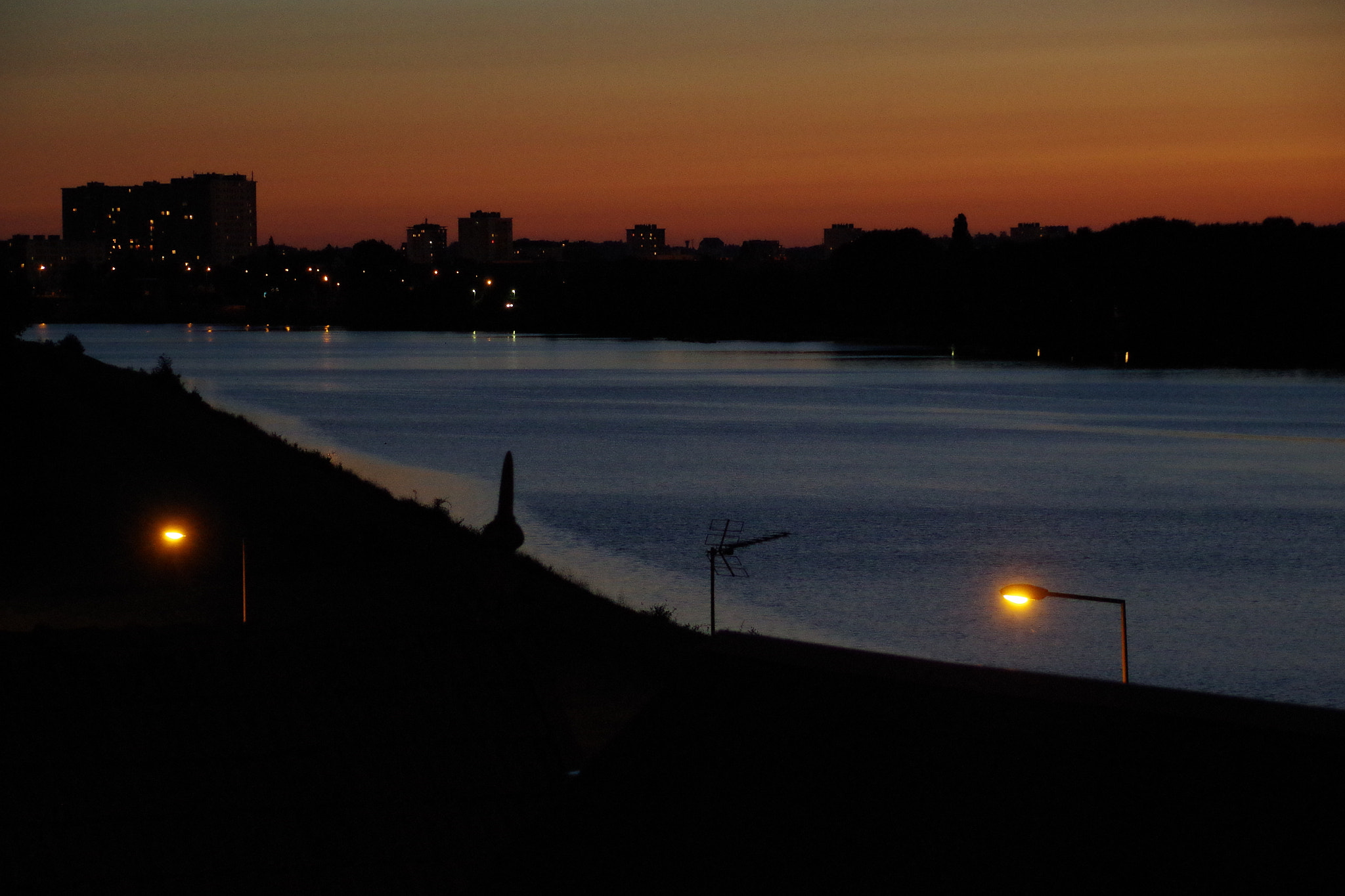 Pentax K-30 + Pentax smc DA 18-270mm F3.5-6.3 ED SDM sample photo. Le cher de tours de nuit photography