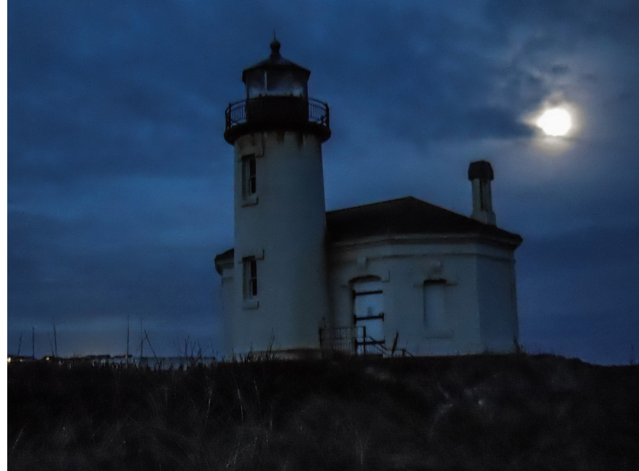 Nikon Coolpix L24 sample photo. Early morning coquille river lighthouse photography