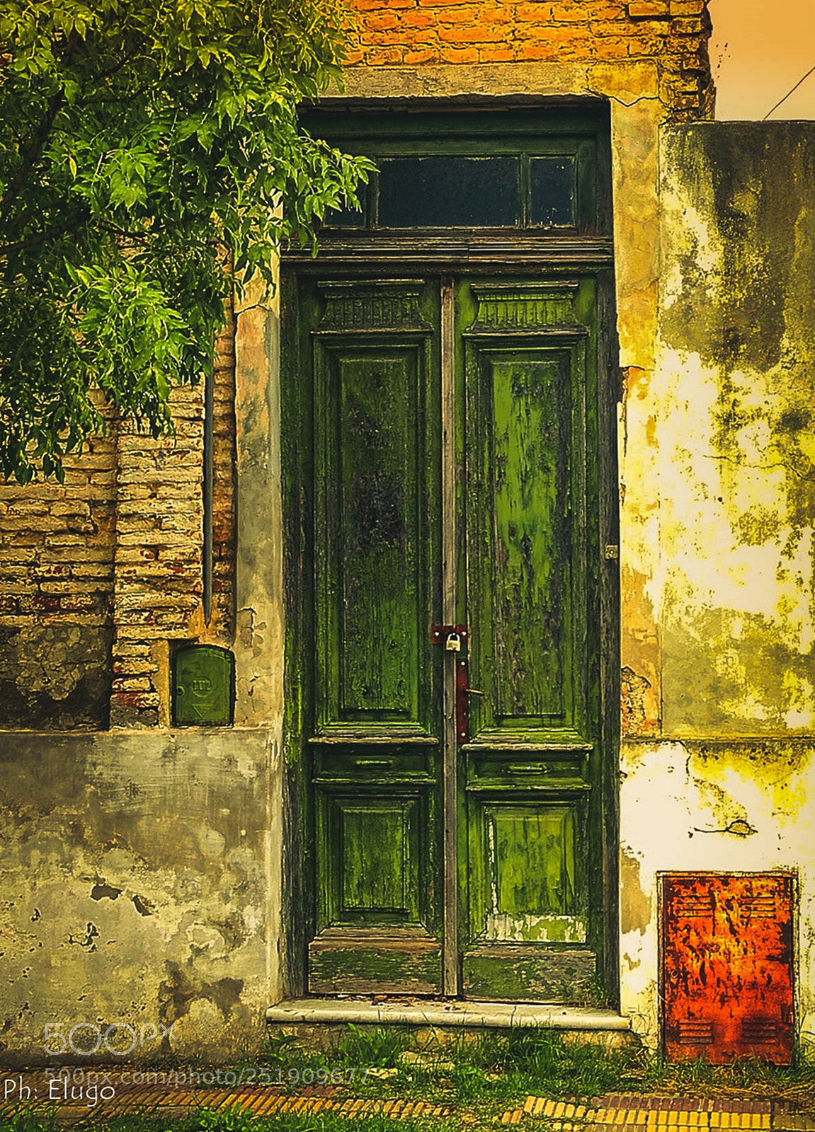 Sony Cyber-shot DSC-HX400V sample photo. Old door. photography