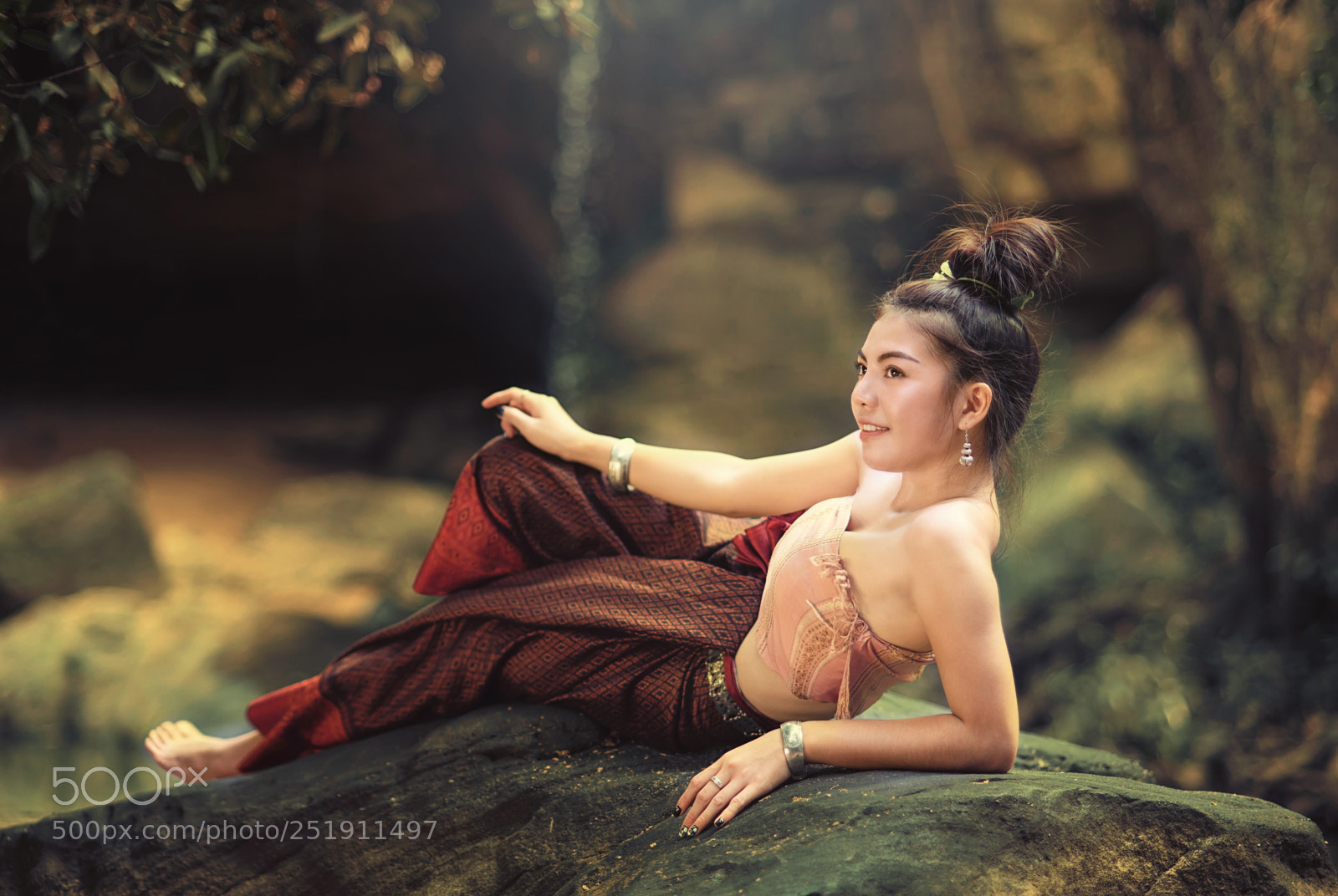 Nikon D750 sample photo. Thai woman in tradition photography