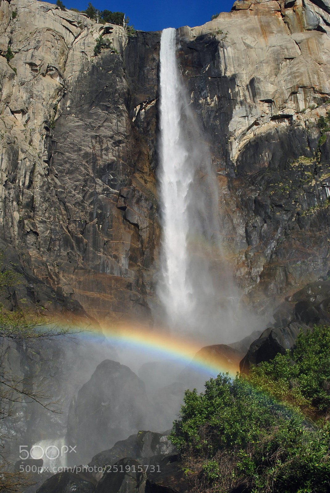 Nikon D3000 sample photo. Bridalveilfalls rainbow photography