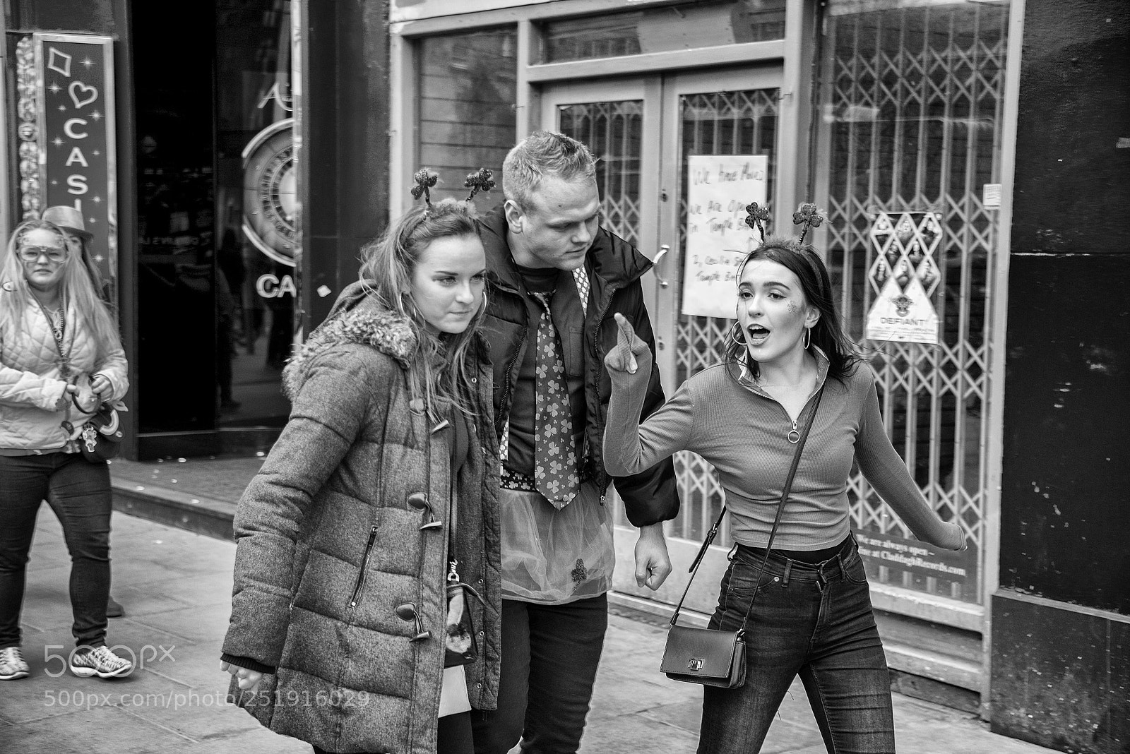 Nikon D610 sample photo. Conversation, grafton st., dublin photography