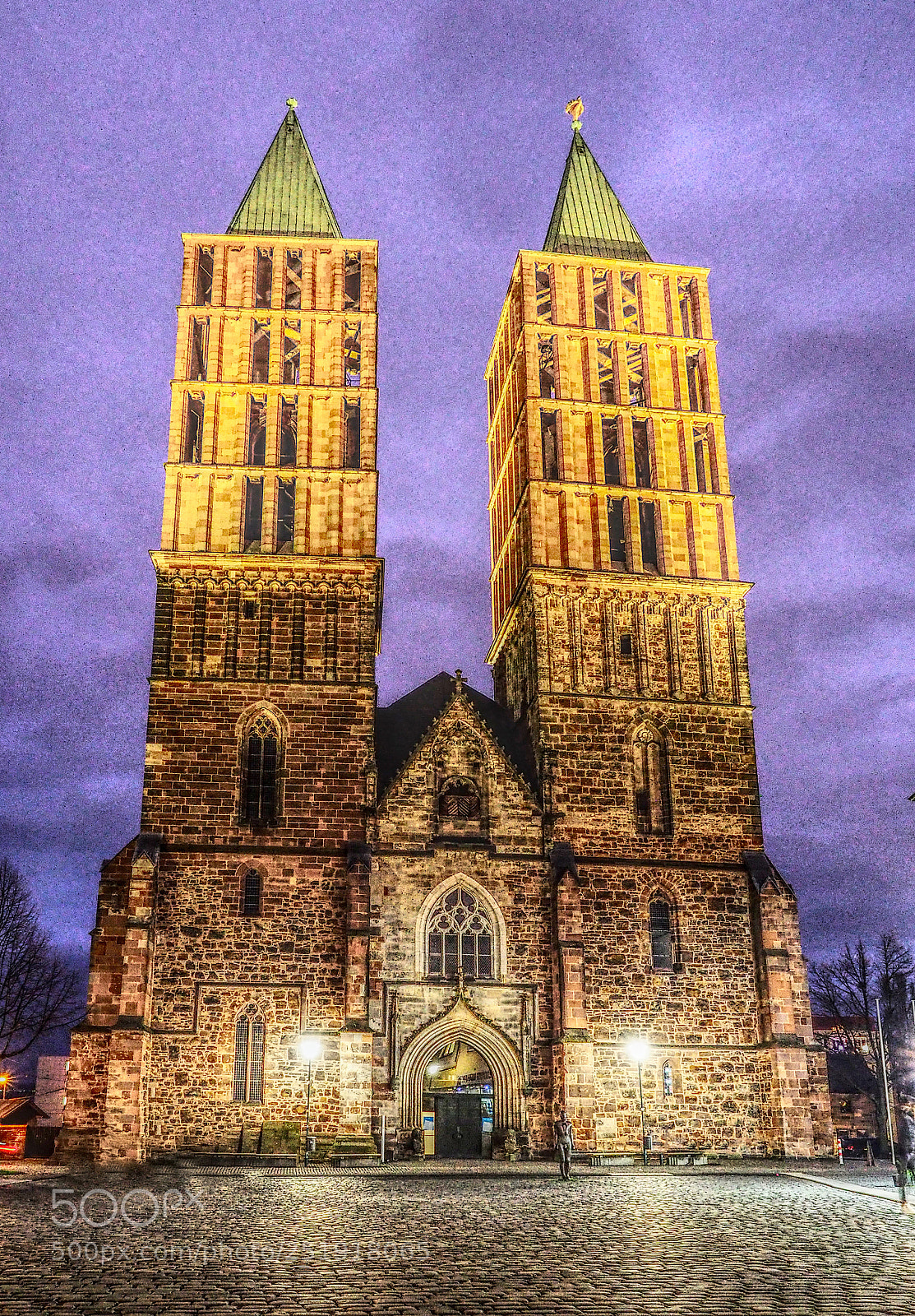 Olympus OM-D E-M10 II sample photo. Martinskirche photography