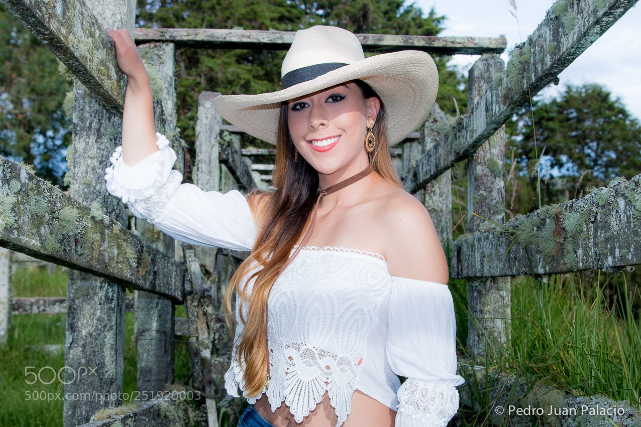Canon EOS 70D sample photo. Daniela v photography