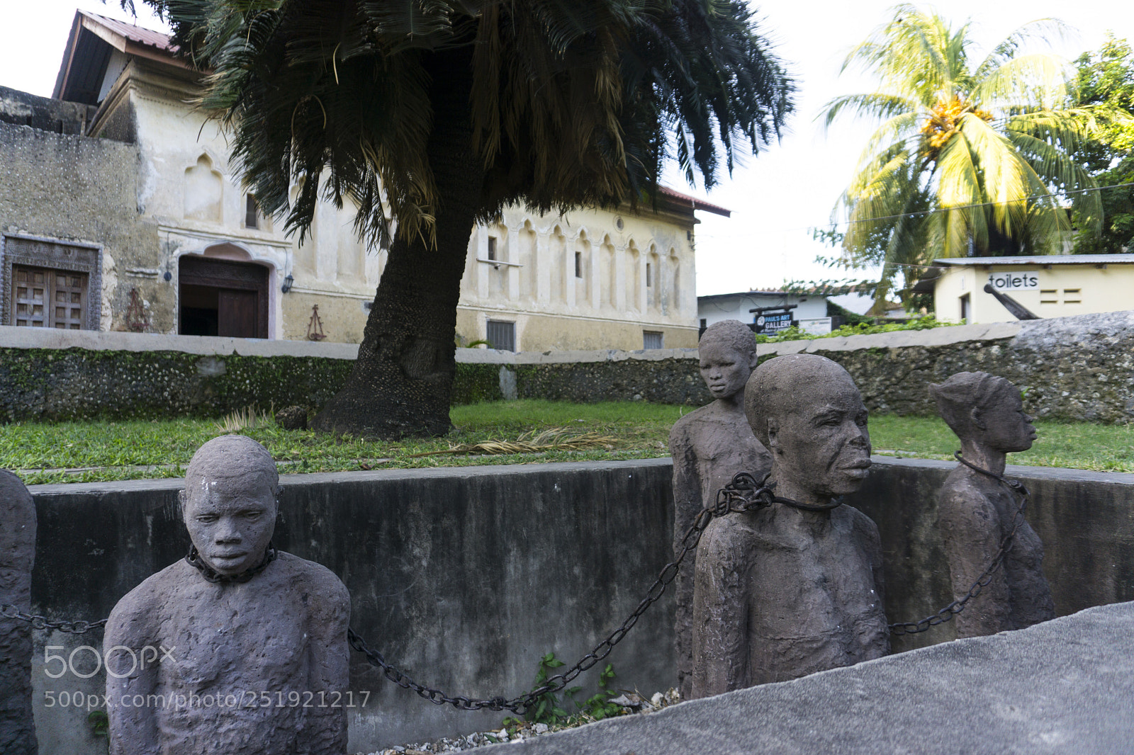 Sony a6000 sample photo. Ehem. sklavenmarkt stone town photography
