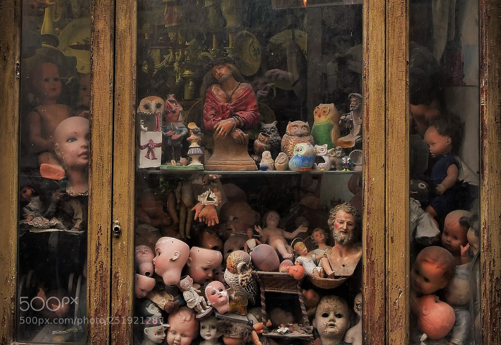 Panasonic Lumix DC-GH5 sample photo. Head shop photography