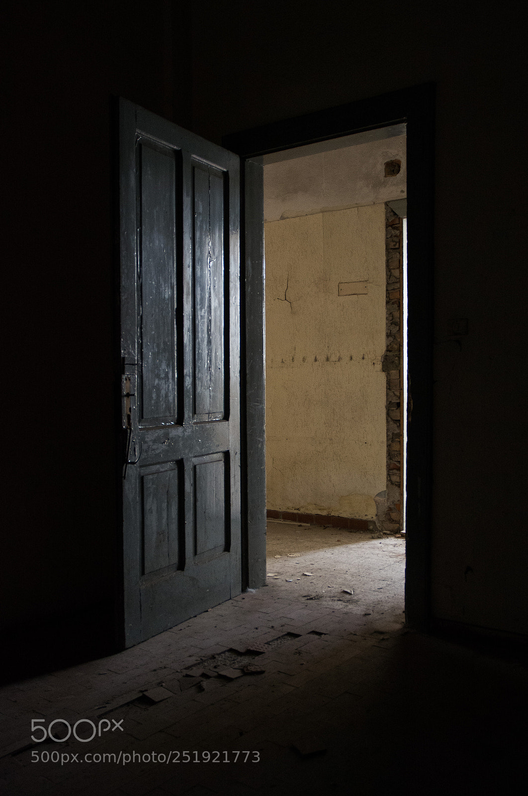 Nikon D7100 sample photo. And there comes the photography