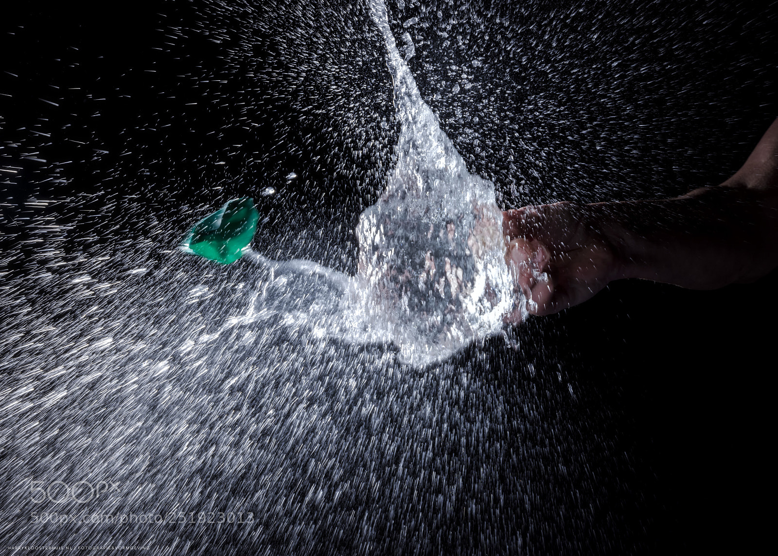 Nikon D7200 sample photo. Balloon goes broken photography