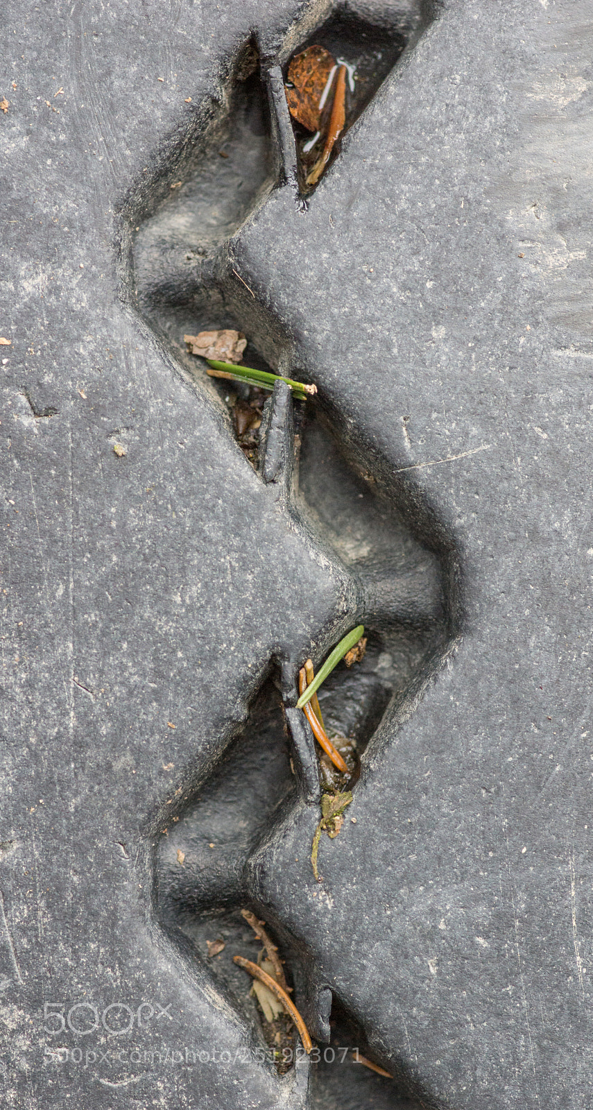Sony SLT-A77 sample photo. Tyre photography