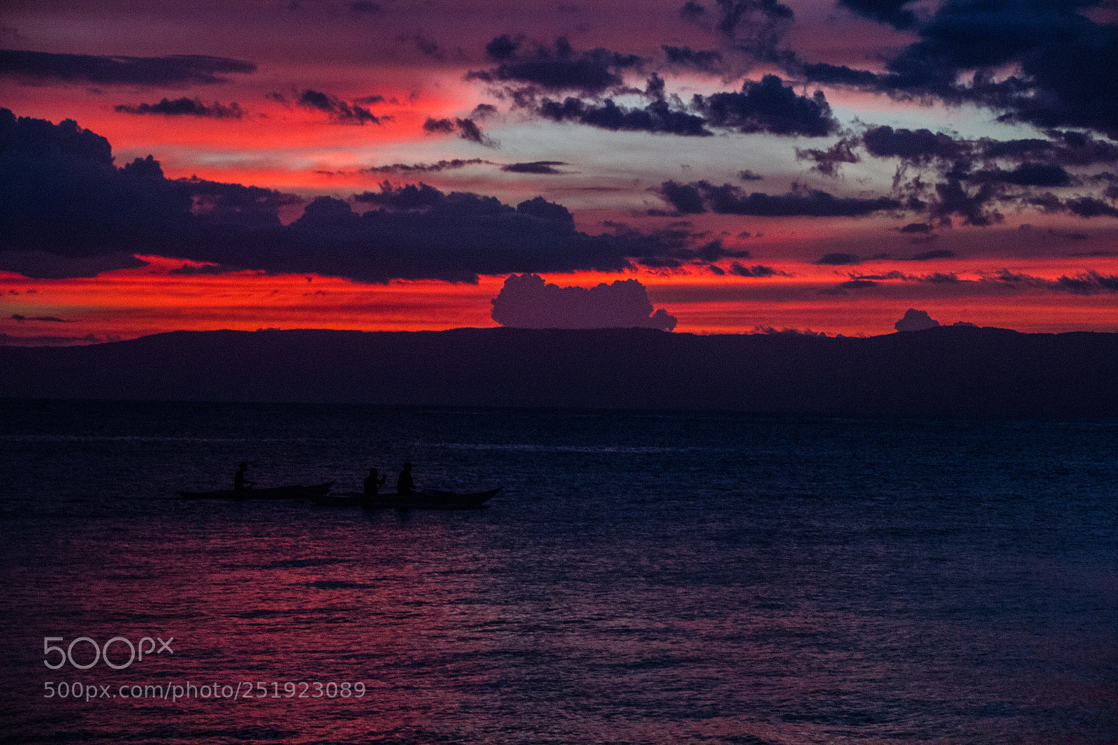 Canon EOS 550D (EOS Rebel T2i / EOS Kiss X4) sample photo. Dusk at  balicasag island photography