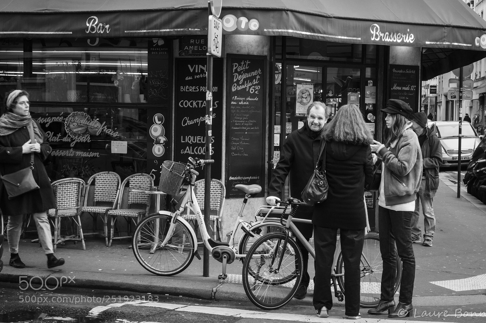 Canon EOS 70D sample photo. In the street photography